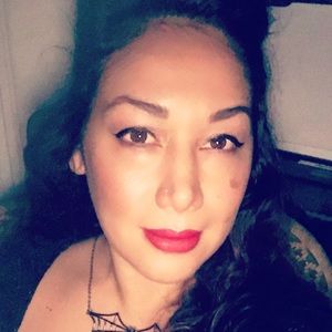 Meet your Posher, Yasmine